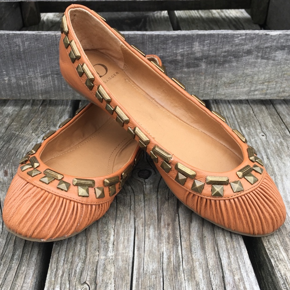 - Kelsi Dagger Sz 6 Studded PinTucked Leather Flats! EUC!